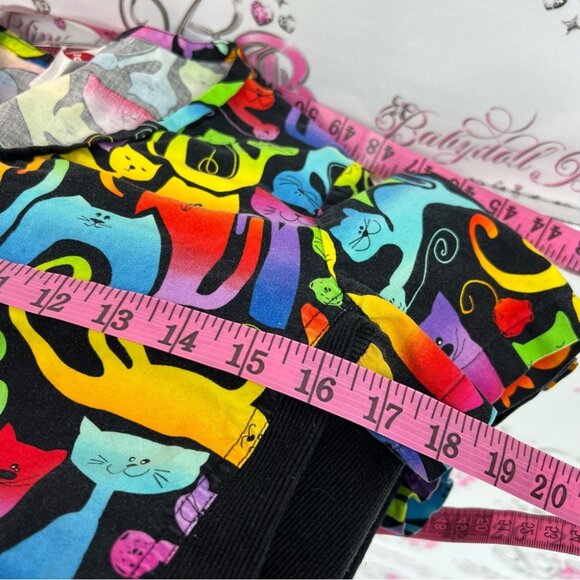 White Cross scrub tshirt cats rainbow ombrΓ© Multicolor Cat Print Scrub Top - Picture 10 of 11